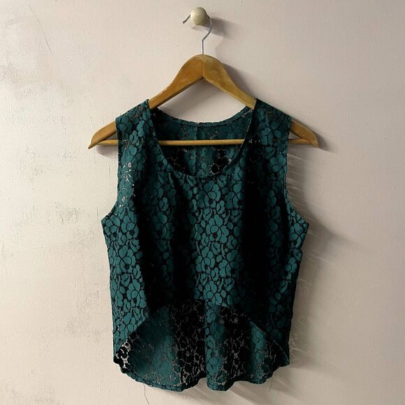 Green Lacey Hi-Low Crop Top Size M EUC - Picture 1 of 10